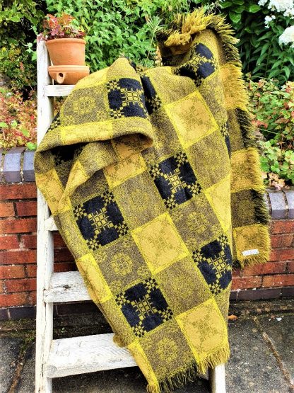 Welsh blanket, Hannah Jones designed blanket, 100% wool blanket, green wool blanket, Penmachno Mill, Welsh wool mill